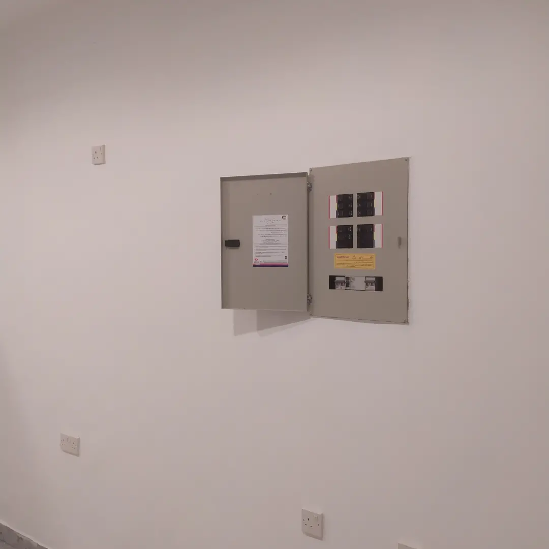 صورة من الأعمال نشرها كهربائي منازل