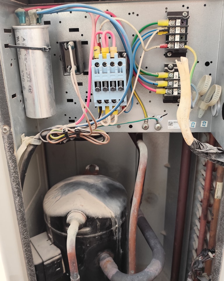 صورة من الأعمال نشرها خدمات صيانة المكيفات - قطر / AC Maintenance Service Qatar