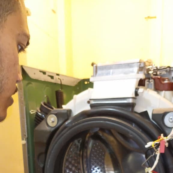 صورة من الأعمال نشرها المندوس لتصليح غسالات وثلاجات ابوظبي / Al Mandoos Washing Machine, Fridge, AC, Gas Cooker Repair